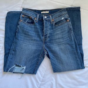 Levi straight leg wedgie pants!